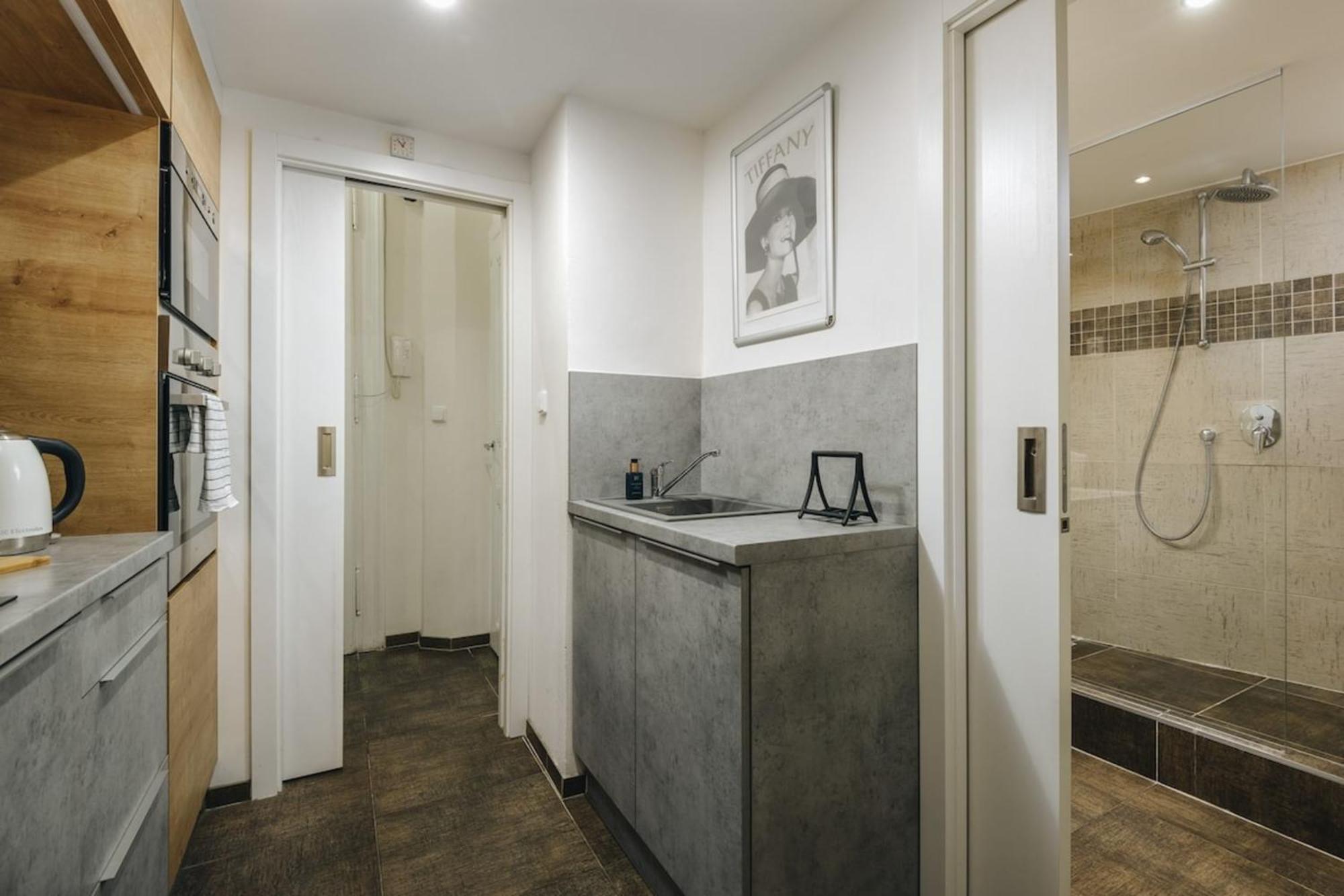 Cozy & Comfortable Apt Walking Anywhere You Want Sen Prague Ngoại thất bức ảnh